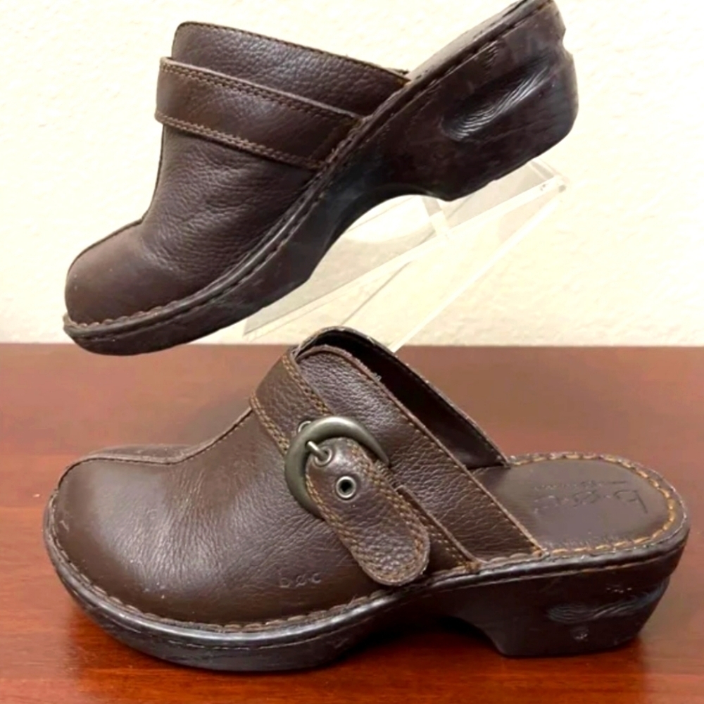 🌷 LOVED UP BROWN BELTED CLOGS